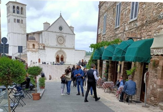 Turisti ad Assisi