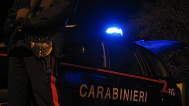 Un auto dei carabinieri
