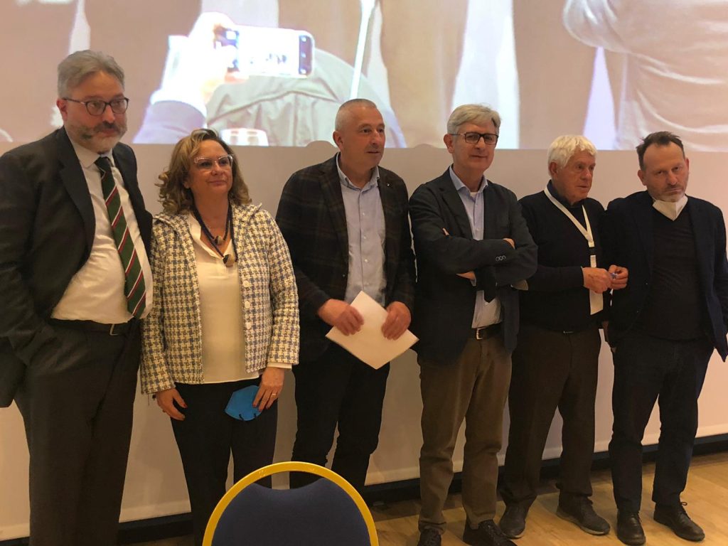 Angelo Manzotti, al centro, al congresso regionale Cisl Umbria 24-25 marzo 2022