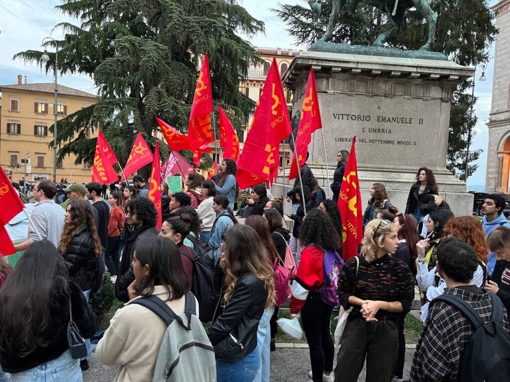 Le proteste degli studenti contro il caro affitti