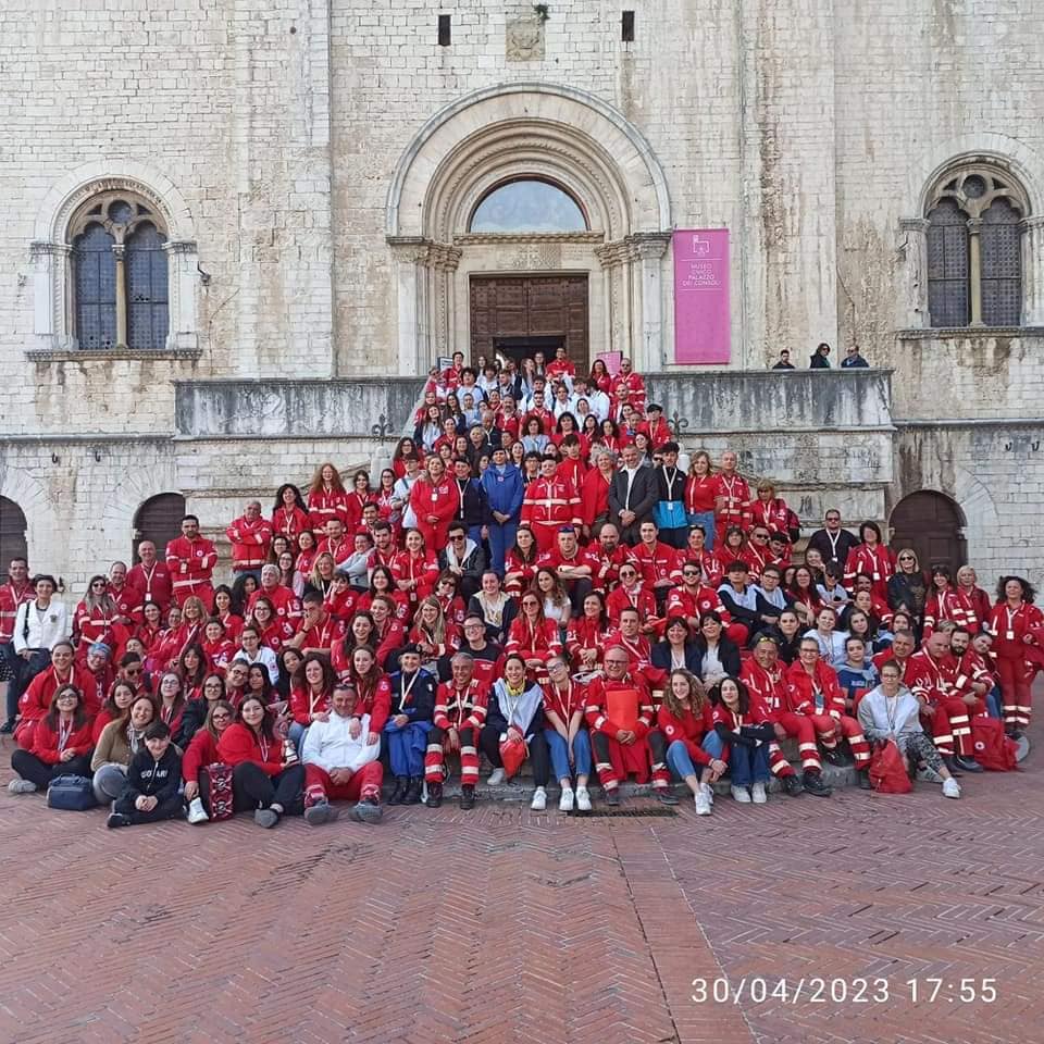 Volontari e giovani di Croce rossa a Gubbio per le Olimpiadi del primo soccorso