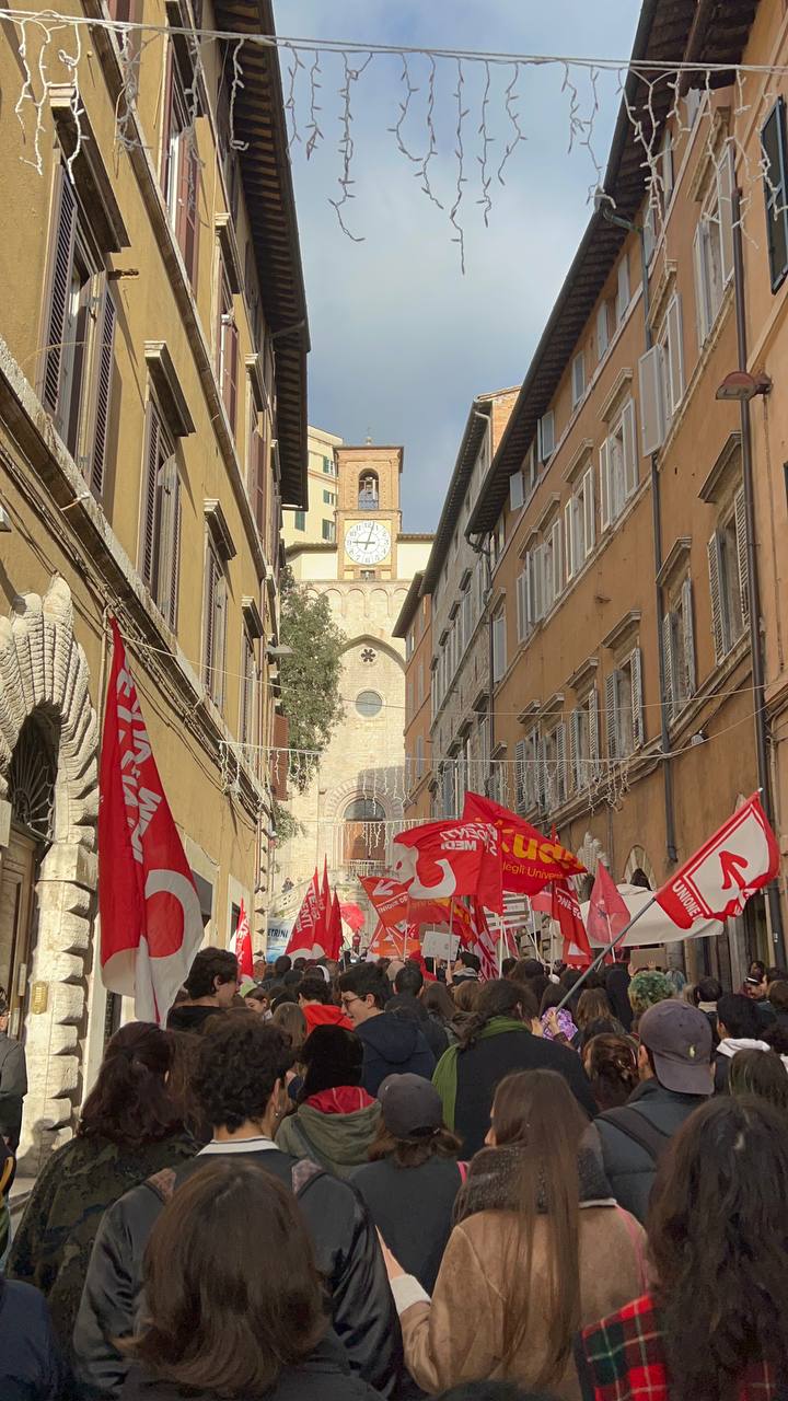 La manifestazione degli studenti a Perugia